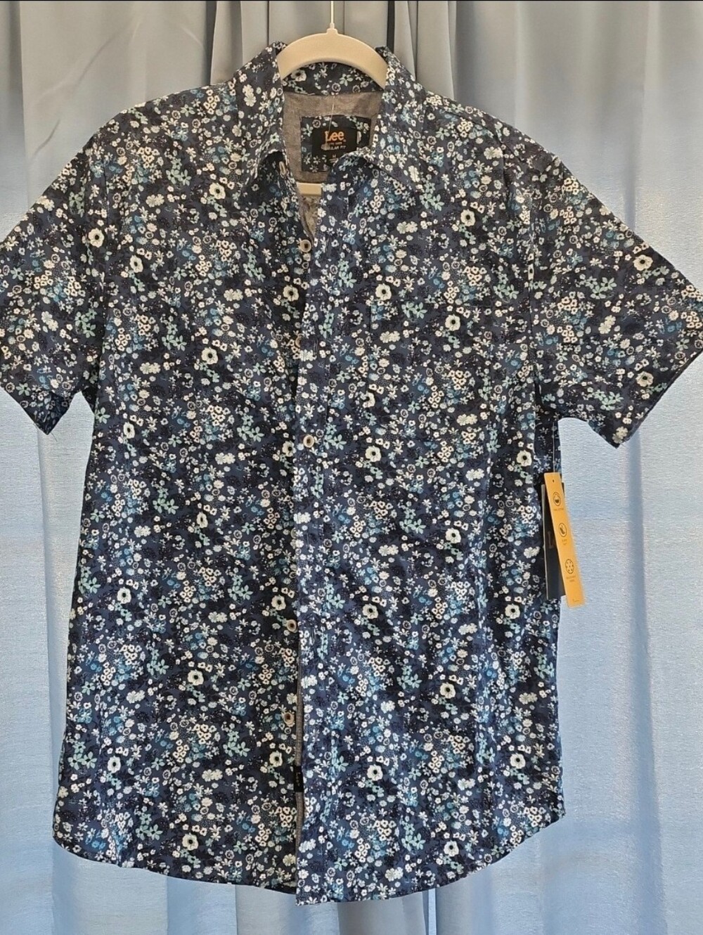 NWT Lee Men’s Short Sleeve Floral Button Down Shirt Size M Marina Blue Cotton